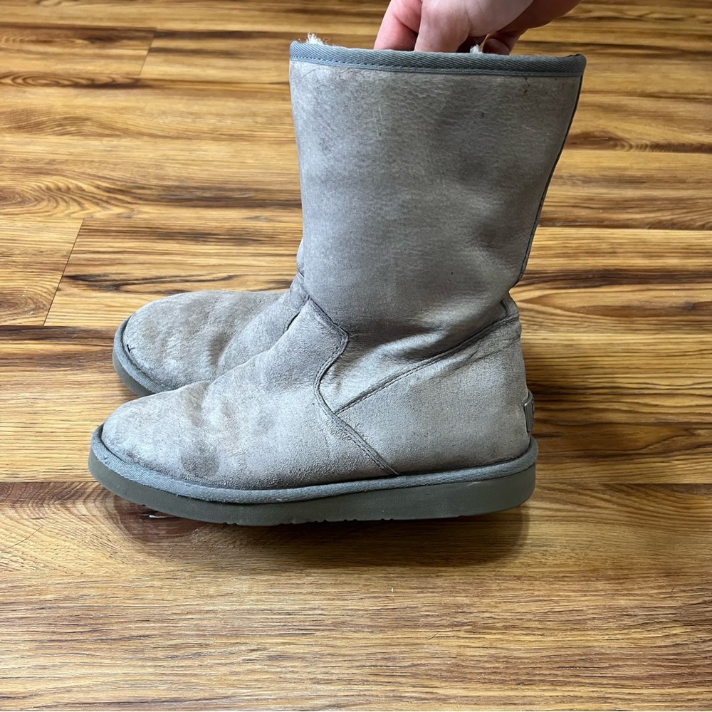 Ugg Boots Size 8 - Picture 2 of 7
